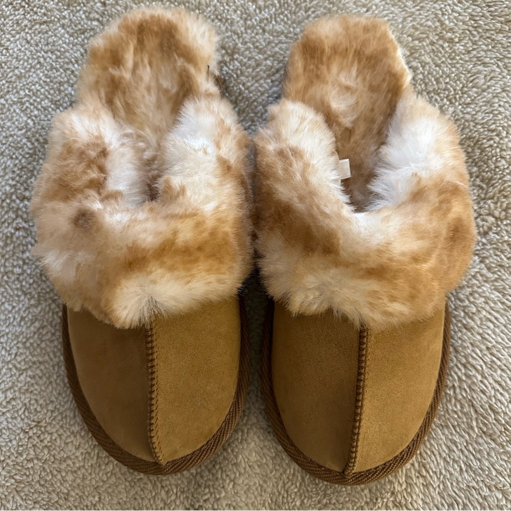 Girl slippers - size 3